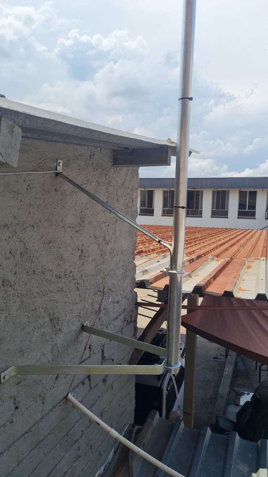 A rooftop wireless installation